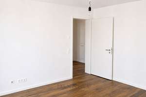 Luxuriöse Penthousewohnung mit Aufzug direkt in die Wohnung und Terrasse mit traumhaftem Parkblick – 60486 Gallus, Frankfurt am Main – Vorschaubild 10