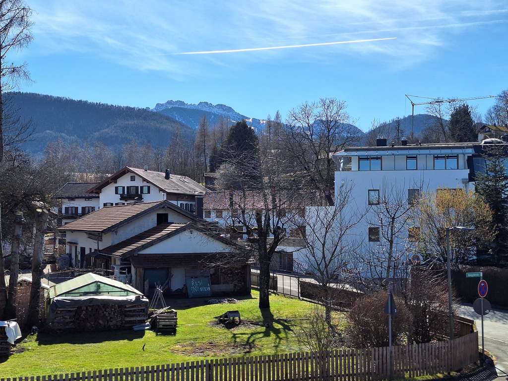 Immobilie in Bernau am Chiemsee - Lebenswerte, helle 3-Zi-Whg mit Bergblick, OG 1 - Bild 1