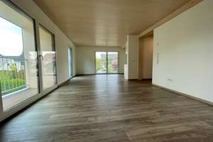 Attraktive Neubau-Wohnung mit Einbauküche und Balkon