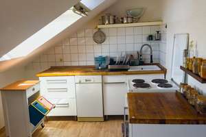 Möblierte 2-Zimmer-Dachgeschosswohnung in Duisburg-Neudorf Nord – Lützowstraße 10, 47057 Neudorf-Nord, Duisburg – Vorschaubild 5