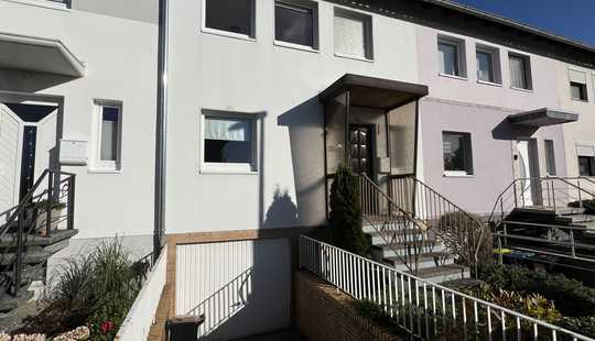 Bild von BÖTTGER bietet: Helles Reihenmittelhaus in ruhiger Wohnlage mit Garage in Garbsen OT. Frielingen