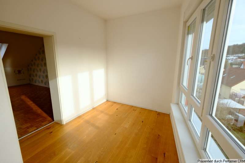 Immobilie in Remseck am Neckar - Aufwändig modernisiert, große Räume, viele Optionen - Bild 1