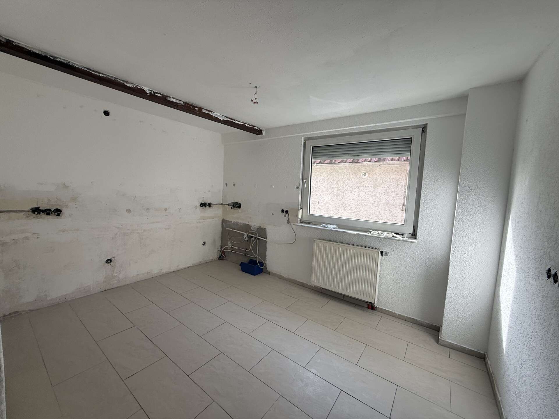 Immobilie in Neuhausen auf den Fildern - Doppelhaushälfte mit Potenzial in zentraler Lage von Neuhausen - provisionsfrei! - Bild 3