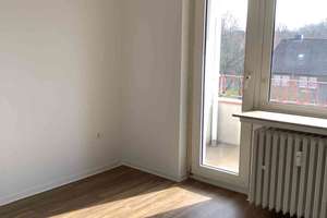 Renovierte 2 Zimmer mit Balkon,  und barrierefreien Zugang – Holsterhauser Str. 28, 45147 Holsterhausen, Essen – Vorschaubild 4
