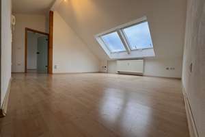 Wohnen in Pforzheim: 2,5-Zimmer-Dachgeschosswohnung mit Einbauküche – Enzstraße 135, 75181 Eutingen, Pforzheim – Vorschaubild 5