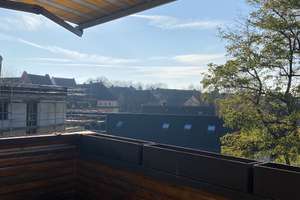Schöne DG-Wohnung mit Ausblick, EBK & Stellplatz