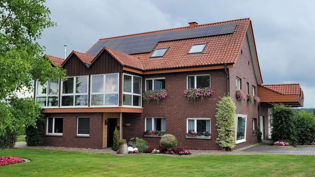 Immobilie in Wadersloh - Exklusives und großes Wohnhaus mit viel Platz um Wohnen und Arbeiten an einem Ort zu vereinen - Bild 0