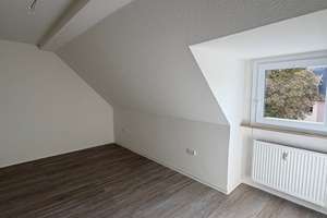 Wohnkomfort mit Aussicht – ideale 3-Zimmer-Wohnung für Paare oder Familien – Batenbrocker Str. 15, 45329 Karnap, Essen – Vorschaubild 2