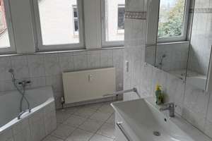 Mainz-Hechtsheim: Große 4-Zimmer Dachgeschosswohnung zu vermieten! – Büdinger Straße 1, 55129 Hechtsheim, Mainz – Vorschaubild 3