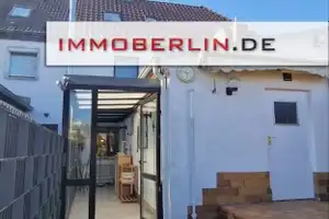 IMMOBERLIN.DE - Gepflegtes Reihenhaus mit beschaulichem Garten in Ruhelage – Berlin – Vorschaubild 1