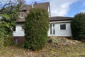 5-Zimmer-Doppelhaus auf großem sonnigen Grundstück in Hannover-Bothfeld – Damaschkestraße 13, 30659 Bothfeld, Hannover – Vorschaubild 3