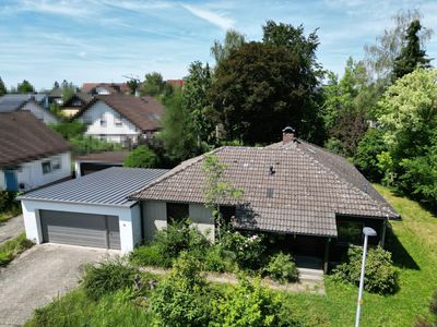 Idyllischer Bungalow in Ortsrandlage mit sehr großem Grundstück und Ausbaupotenzial