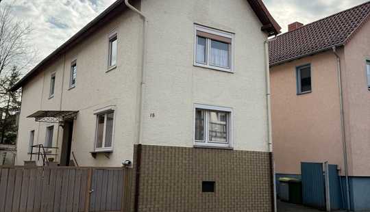 Bild von In zentraler Lage von Nidderau-Ostheim: gepflegtes Einfamilienhaus mit Hof und Garage