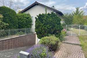 Freistehendes Einfamilienhaus in bester Wohnlage in Hochheim am Main – Main-Taunus-Kreis – Vorschaubild 1