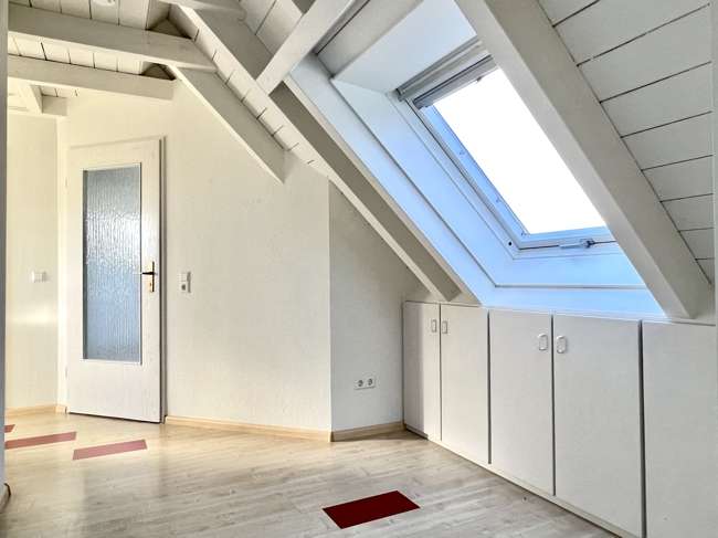 Immobilie in Bad Krozingen - - DG mit tollem Fernblick, ideal zum Wohnen und Arbeiten - 360° VIEW - Bild 2