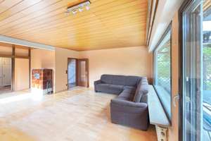 Familienbungalow mit Einliegerwohnung und Doppelgarage auf schönem Hanggrundstück – Katharinenberg 12, 91350 Gremsdorf – Vorschaubild 8