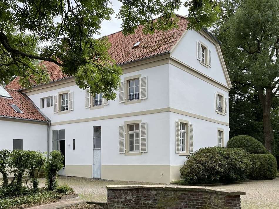 Repräsentative Außenansicht