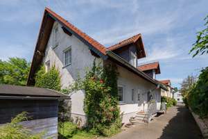 Licht, Raum und Lebensqualität – besondere Doppelhaushälfte mit Atelier und Gartenidylle