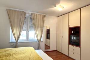 Helle, komplett möblierte 2-Zimmer-Dachgeschosswohnung am St.-Anna-Platz – Die vollständige Adresse der Immobilie erhältst du vom Anbieter., 80538 Lehel, München – Vorschaubild 4