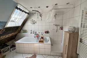 energetisch TOP!!
Reihenhaus in der Bergmannssiedlung am Kanal mit großem Garten und PV-Anlage – Schröderstraße 26, 44532 Unna (Kreis) – Vorschaubild 9