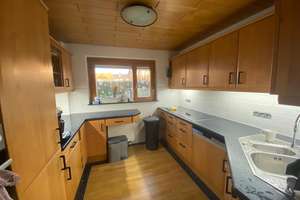 Viel Platz zum Leben: Reihenmittelhaus mit Wintergarten, Balkon und Garten in Friedrichshafen – 88046 Friedrichshafen – Vorschaubild 6