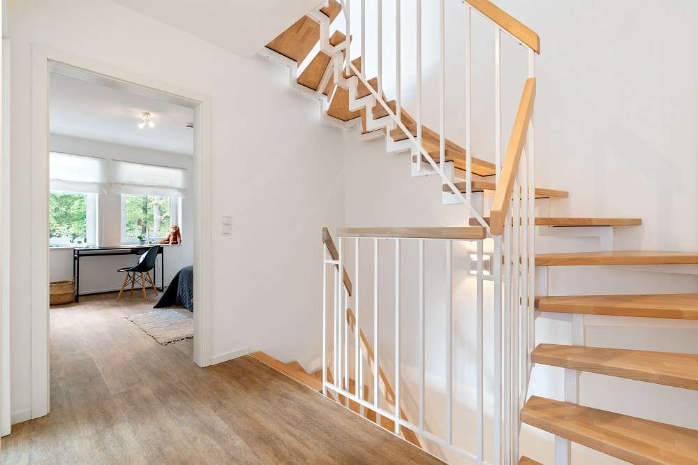 Immobilie in Hoisdorf - Erstbezug: Hochwertige Doppelhaushälfte in zweiter Reihe mit idyllischem Garten - Bild 11