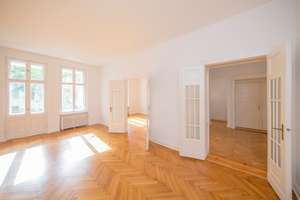 Zwischen Ku'Damm und Mommsen: 6-Zimmer-Altbau mit Balkon EBK u. Aufzug – Wielandstraße 18, 10629 Charlottenburg, Berlin – Vorschaubild 2