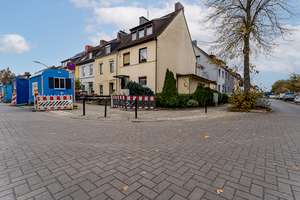 Ein-Zwei Parteienhaus mit Garage, im Lindenhof/Gröpelingen. – Die vollständige Adresse der Immobilie erhältst du vom Anbieter., 28237 Lindenhof, Bremen – Vorschaubild 1