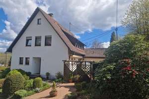 Großzügiges Ein-/ bis Zweifamilienhaus in schöner Lage von Siegen-Geisweid! – Die vollständige Adresse der Immobilie erhältst du vom Anbieter., 57078 Geisweid, Siegen – Vorschaubild 2