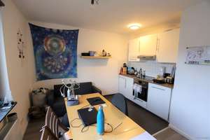 Voll Möbliert ! Moderne Etagenwohnung mit separatem Küchenbereich, Duschbad und kleinem Balkon – Die vollständige Adresse der Immobilie erhältst du vom Anbieter., 64283 Mitte, Darmstadt – Vorschaubild 3