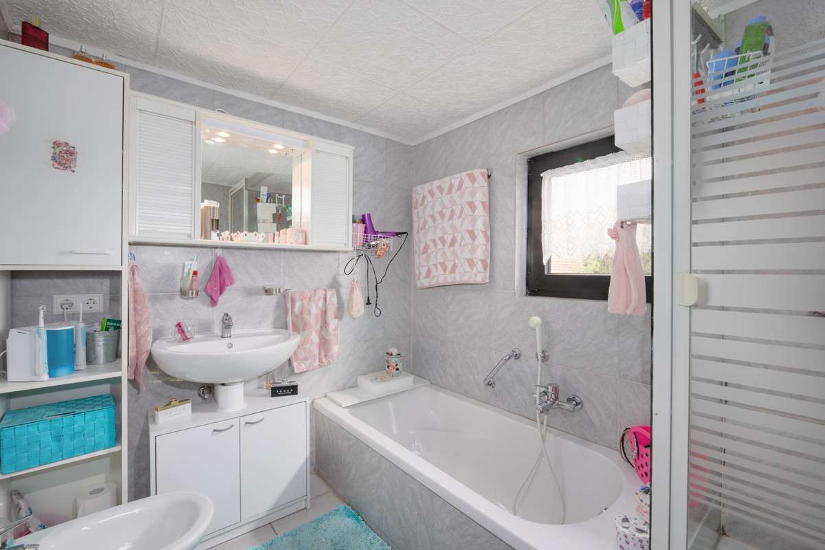 Immobilie in Dettenheim - Einfamilienhaus mit großem Garten in ruhiger Lage von Dettenheim - Bild 4