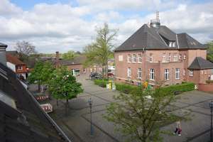 Attraktive Maisonette-Wohnung mit Balkon in gefragter Wohnlage von Krefeld-Traar!!