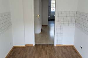 Balkon, Wanne und kurzfristig frei: 2-Zi.-Whg. in ruhiger Lage – Winterbergstraße 84e, 1237 Seidnitz/Dobritz, Dresden – Vorschaubild 5