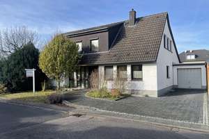 Außergewöhnliches ZFH mit Garage und idyllischem Garten in ruhiger Lage – Die vollständige Adresse der Immobilie erhältst du vom Anbieter., 51143 Zündorf, Köln – Vorschaubild 2