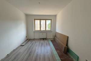 Frisch renovierte 3-Zimmer-Wohnung in Magdeburg-Stadtfeld-Ost mit 2 Balkonen! – Große Diesdorfer Straße 16a, 39108 Stadtfeld Ost, Magdeburg – Vorschaubild 4