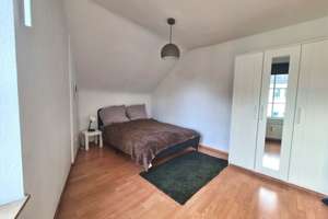 Licht, Charme & Gemütlichkeit – modernes Dachgeschossdomizil mit 3 - 4 Zimmern – Die vollständige Adresse der Immobilie erhältst du vom Anbieter., 47798 Stadtmitte, Krefeld – Vorschaubild 7