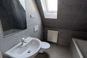 Ideal für Kapitalanleger - sanierte 2 Zimmer DG-Wohnung in Rodenkirchen – Schillingsrotter Straße 65, 50996 Rodenkirchen (Ortsteil), Köln – Vorschaubild 9
