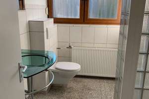 Für Gartenliebhaber, Einfamilienhaus in Ratingen (150 m², 3 Zi.) ab 15.07.2026 – Hülsenbergweg 58, 40885 Lintorf, Ratingen – Vorschaubild 9