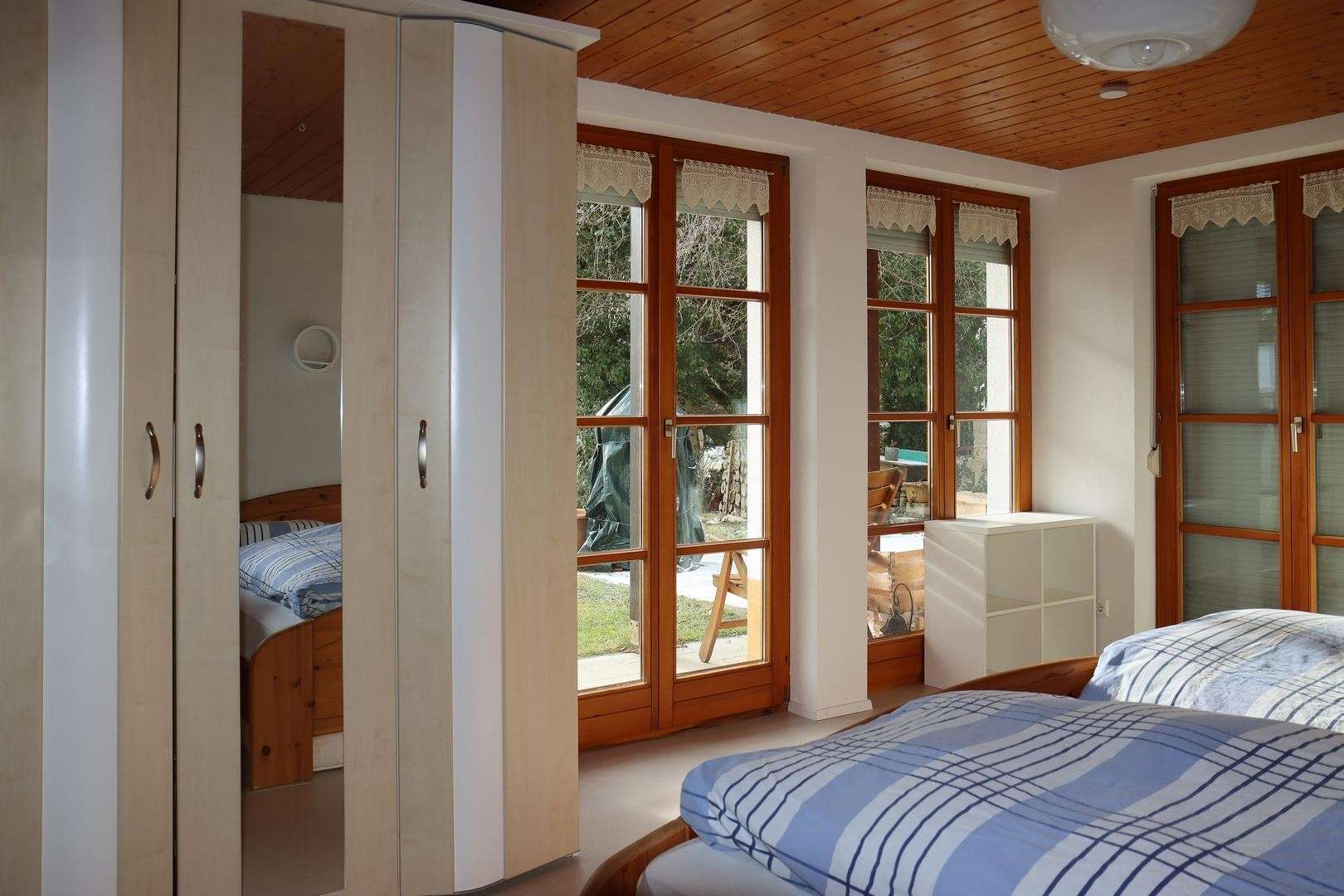 Immobilie in Reichenbach am Heuberg - Einfamilienhaus freist. (teilmodern.) mit Einliegerw., Doppelgarage (Maklerprovisionsfrei) - Bild 0