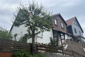 Interessante Doppelhaushälfte mit ca. 120 m² Wohnfläche, kl. Blockhaus, 2 Garagen und Garten. – Osterode am Harz (Kreis) – Vorschaubild 4