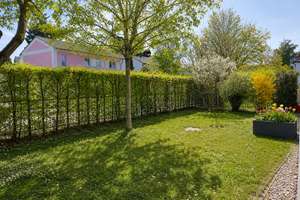 Urban wohnen, im Grünen leben – helle Gartenwohnung auf Zeit