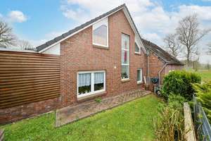 TT bietet an: Landluft inklusive: Zwei modernisierte und eigenständige Häuser in ruhiger Feldr – Die vollständige Adresse der Immobilie erhältst du vom Anbieter., 26388 Fedderwarden, Wilhelmshaven – Vorschaubild 32