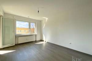 Gauting! Ganz oben! Stilvolle, modernisierte 4-Raum-Wohnung mit Sonnenbalkon u. Einbauküche! – Die vollständige Adresse der Immobilie erhältst du vom Anbieter., 82131 Gauting – Vorschaubild 4