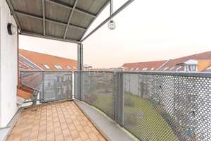 ⭐️ Über den Dächern Berlins: Helle 3 Zi-DG-Whg mit Blk, 2 Schlafzimmern in guter Lage von Weißensee – Die vollständige Adresse der Immobilie erhältst du vom Anbieter., 13086 Weißensee, Berlin – Vorschaubild 2