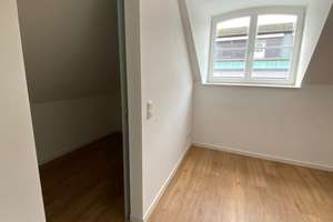 Schöne Dachgeschosswohnung in aufwendig saniertem Altbau zu vermieten – Brotstraße 26, 54290 Mitte/Gartenfeld, Trier – Vorschaubild 7