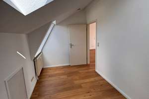 HELLE DACHGESCHOSSWOHNUNG MIT TERRASSE & NEUER KÜCHE IN KIEL-MITTE – Schauenburgerstraße 69, 24118 Ravensberg, Kiel – Vorschaubild 12