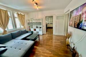 T35 - Moderne, komplett möblierte Wohnung - zentral, direkt am Gerber – Tübinger Straße 35, 70178 Rathaus, Stuttgart – Vorschaubild 2