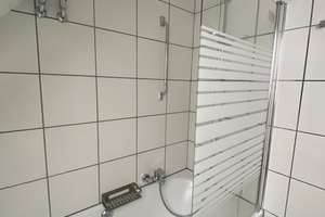 Helle 2-Zimmer-Wohnung im 1. OG in Köln-Müngersdorf – Ährenweg 18, 50933 Müngersdorf, Köln – Vorschaubild 4