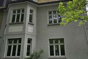 Charmante Dachgeschosswohnung im denkmalgeschützten Altbau mit Einbauküche