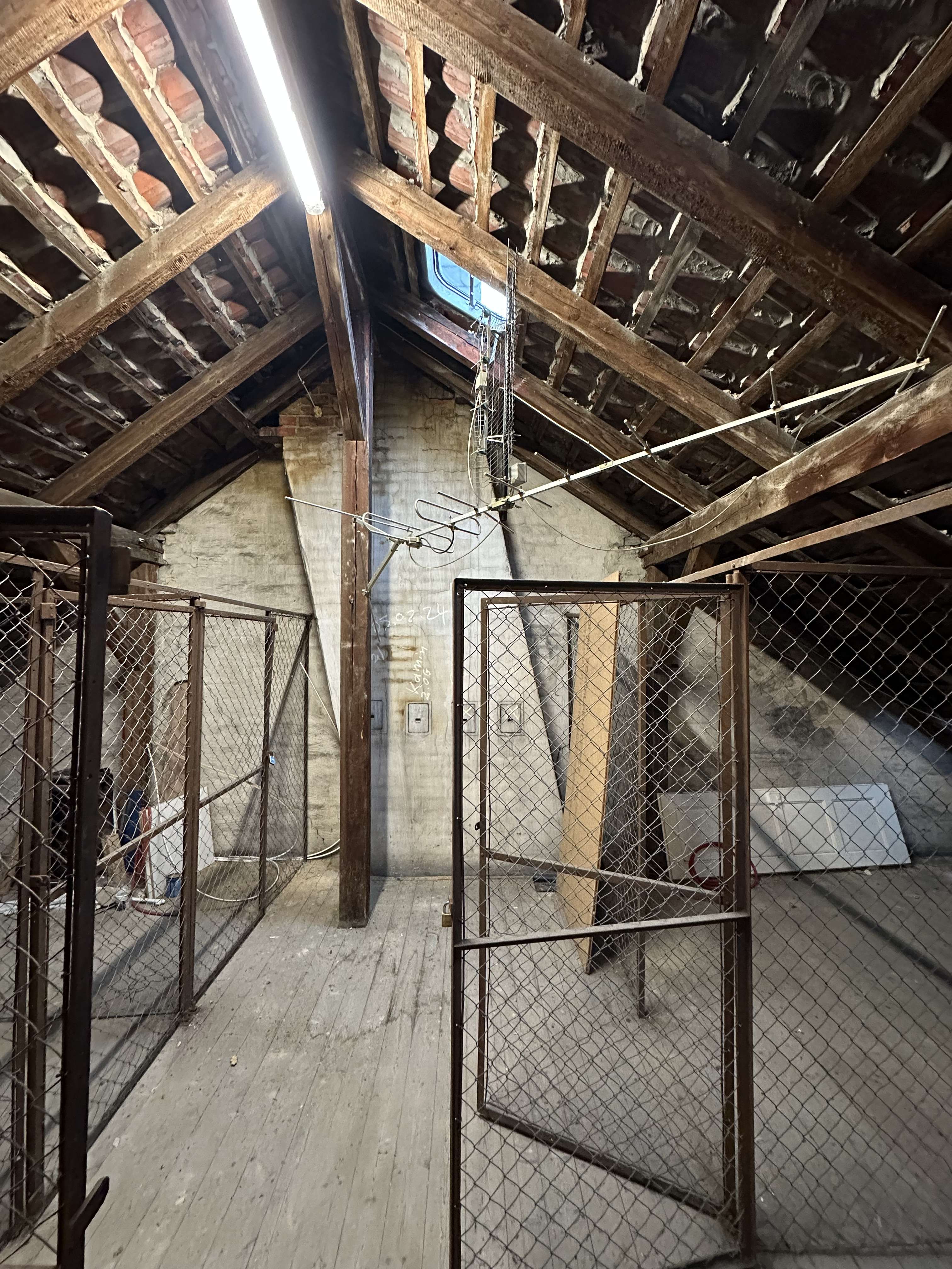 Ausbaufähiges Penthouse-Dachgeschoss mit viel Potenzial – 165 m² Wohnfläche, flexibel nutzbar, Hannover – Bild 1